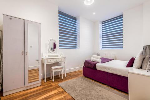 1 bedroom flat to rent, Romford Road, Stratford, E15