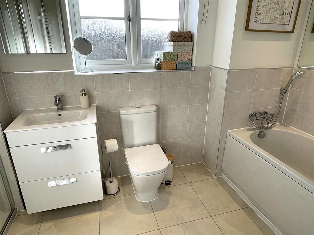 Bathroom.JPG
