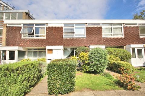 2 bedroom flat to rent, 44 Hill View Court, Woking GU22