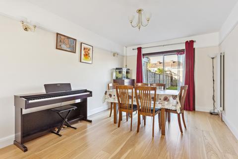 5 bedroom semi-detached house for sale, Lynton Road, Rayners Lane HA2