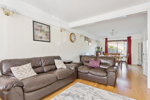 5 bedroom semi-detached house for sale, Lynton Road, Rayners Lane HA2