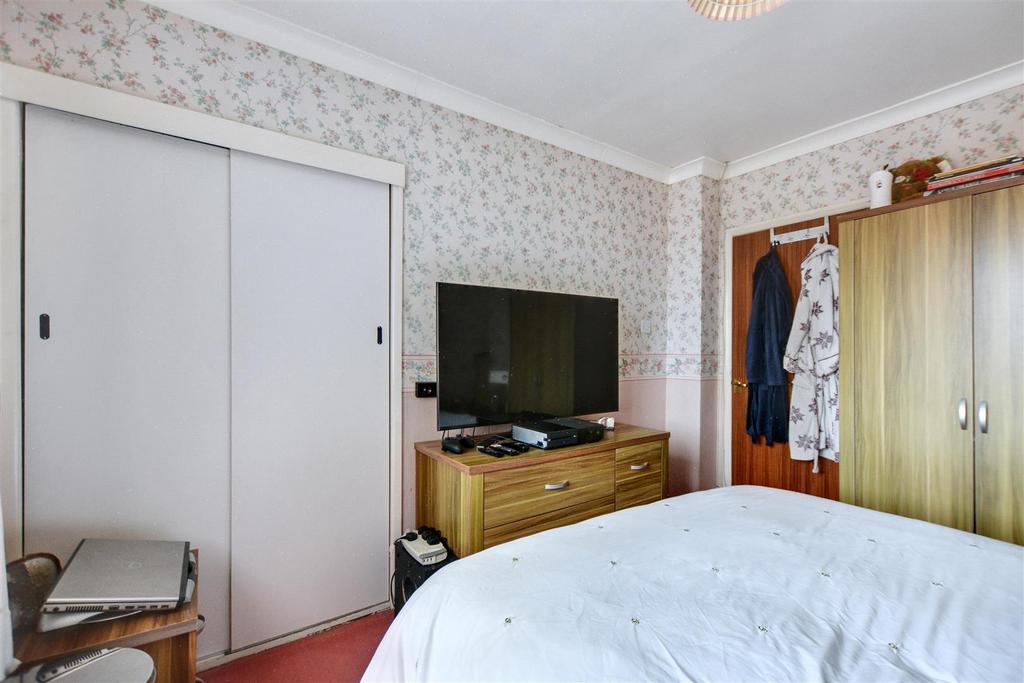 Bedroom 1 2.jpeg