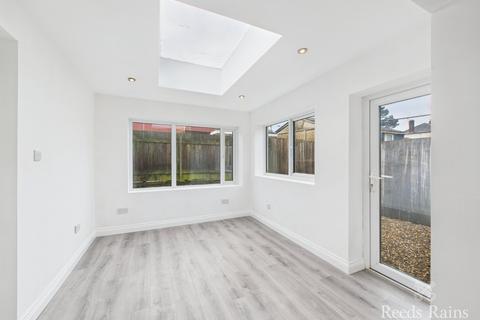 undefined, Astral Way, Hull HU7