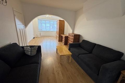 undefined, Great South West Road, Hounslow, TW4