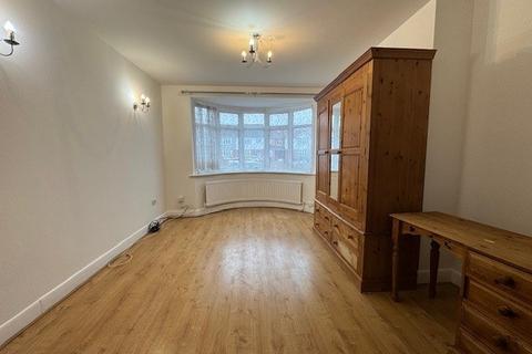 undefined, Great South West Road, Hounslow, TW4