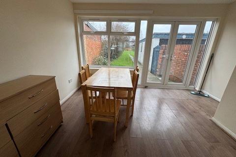 undefined, Great South West Road, Hounslow, TW4