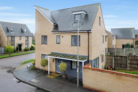 4 bedroom semi-detached house for sale, Penning Close, Milton Keynes MK14