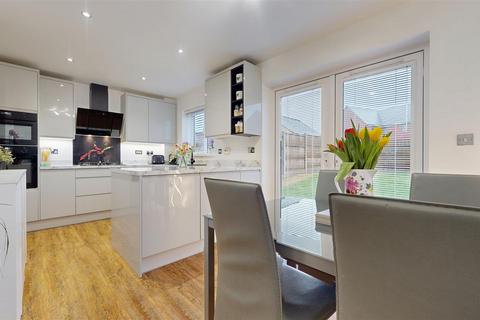 4 bedroom semi-detached house for sale, Penning Close, Milton Keynes MK14