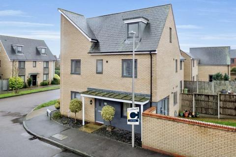 4 bedroom semi-detached house for sale, Penning Close, Milton Keynes MK14