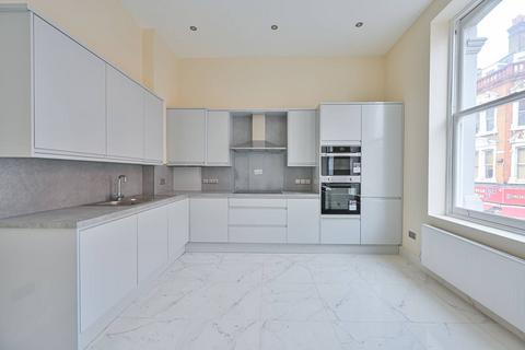 3 bedroom flat to rent, Electric Avenue, Brixton, London, SW9