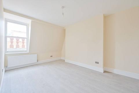 3 bedroom flat to rent, Electric Avenue, Brixton, London, SW9