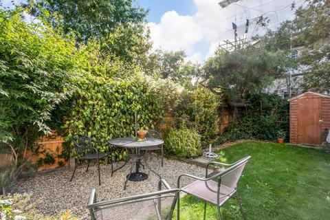 2 bedroom maisonette to rent, Tyrrell Road, East Dulwich, London, SE22