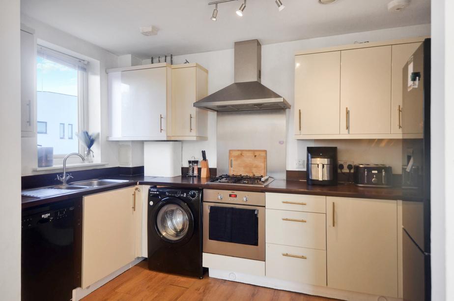 Kitchen Area.jpg