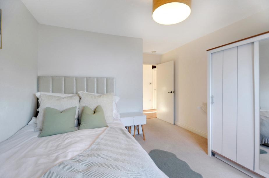 Bed 1 Pic  (1).jpg