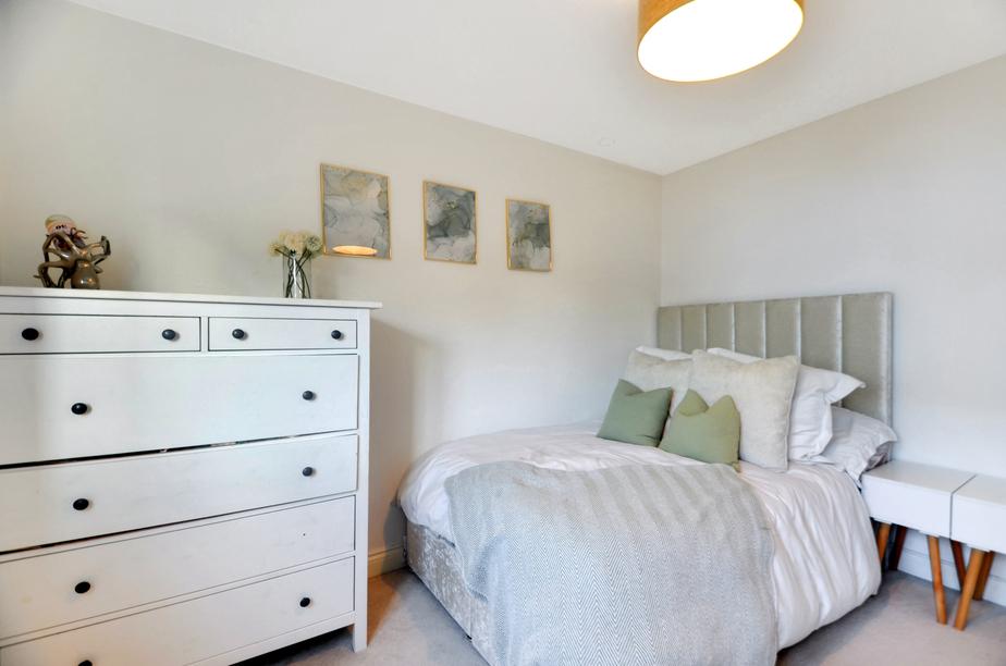 Bed 1 Pic  (4).jpg