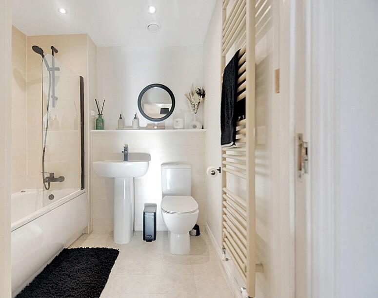 Bathroom (1).jpg