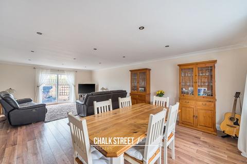 undefined, Rainham Road, Rainham, RM13