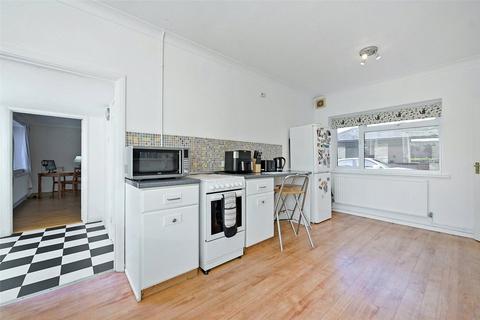 undefined, Heath Lodge, Wood Lane, Iver, Buckinghamshire, SL0