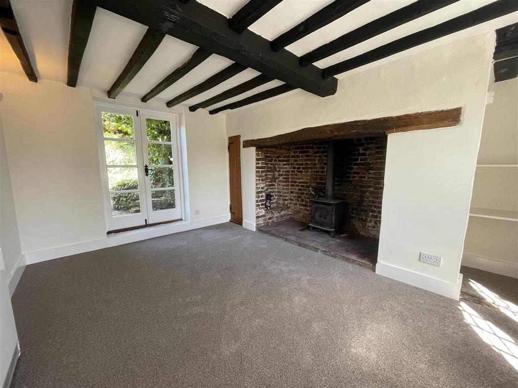 LIVING ROOM 1.jpg