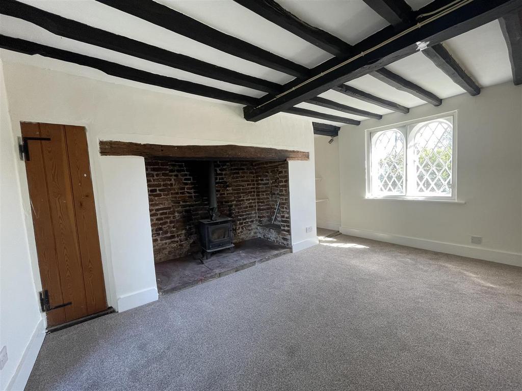 LIVING ROOM 2.jpg