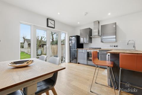undefined, The Crescent, Benfleet, SS7 2