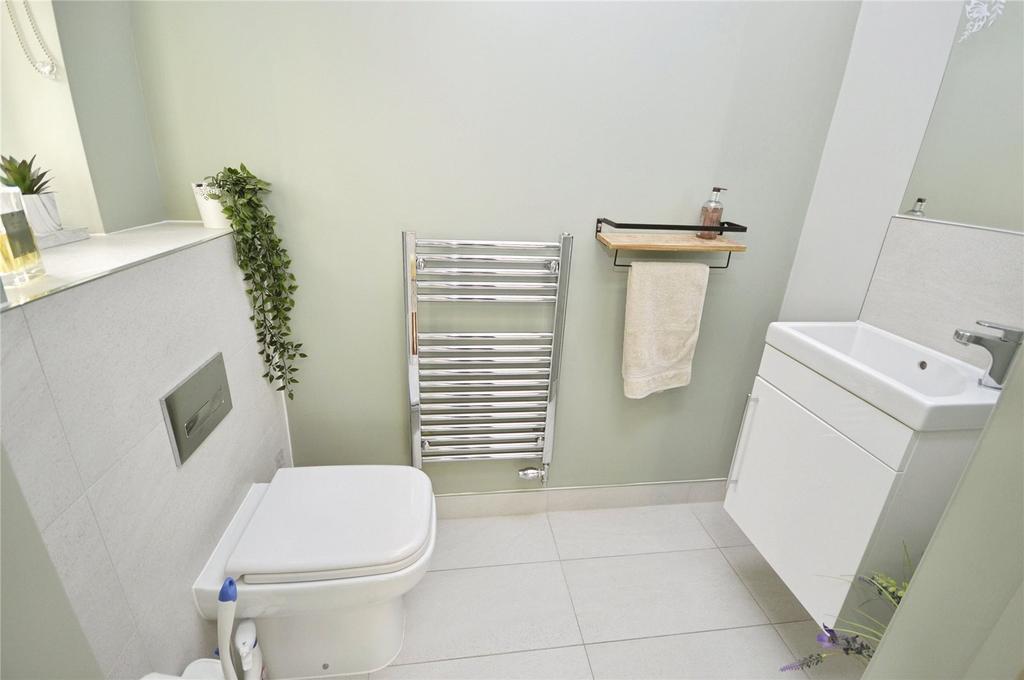 Cloakroom/Wc
