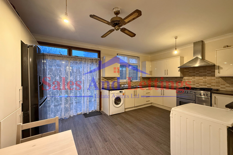 4 bedroom semi-detached house to rent, Burnside Crescent, Wembley HA0