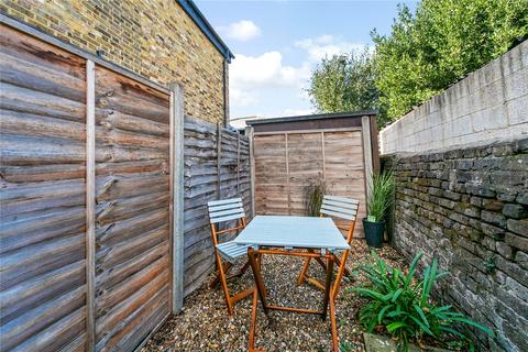2 bedroom apartment for sale, The Green, Twickenham, TW2