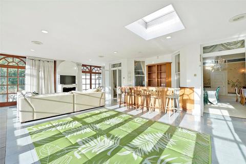 undefined, Wood Lane, Iver, Buckinghamshire, SL0
