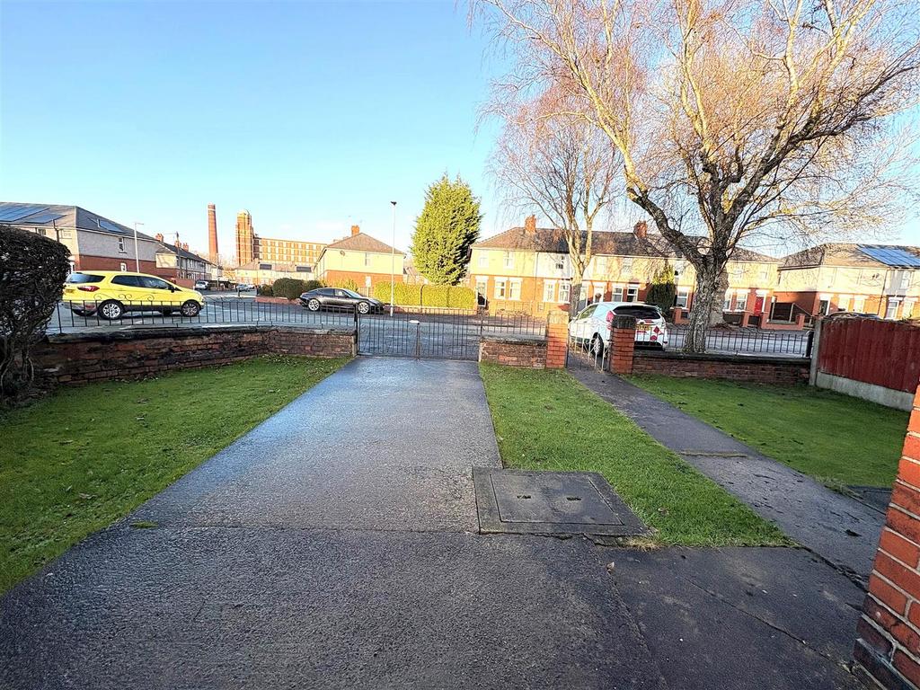 Driveway 2.jpg