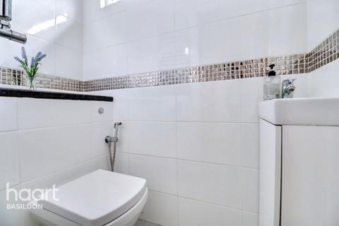 4 bedroom semi-detached house for sale, Dedham Close, Billericay