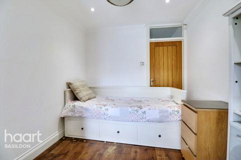 4 bedroom semi-detached house for sale, Dedham Close, Billericay
