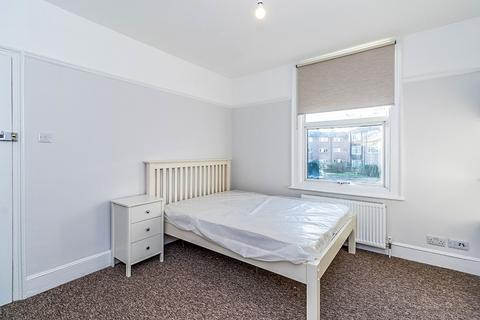 1 bedroom semi-detached house to rent, Penrhyn Road, Surrey KT1