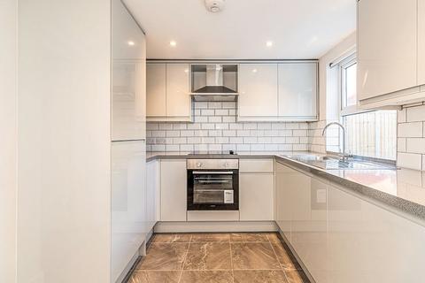 1 bedroom semi-detached house to rent, Penrhyn Road, Surrey KT1