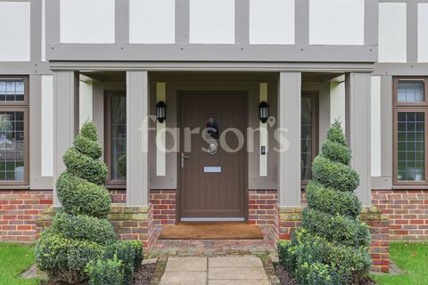 undefined, Hereward Mount, Stock, CM4