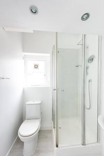 Studio to rent, Harrington Gardens, South Kensington, London, SW7