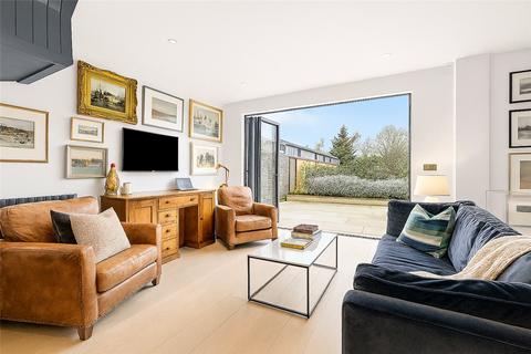 2 bedroom end of terrace house to rent, North Lodge Close, London, SW15