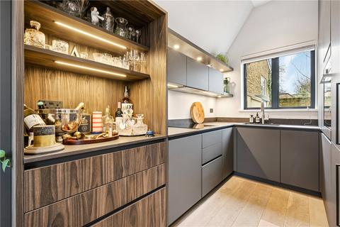 2 bedroom end of terrace house to rent, North Lodge Close, London, SW15