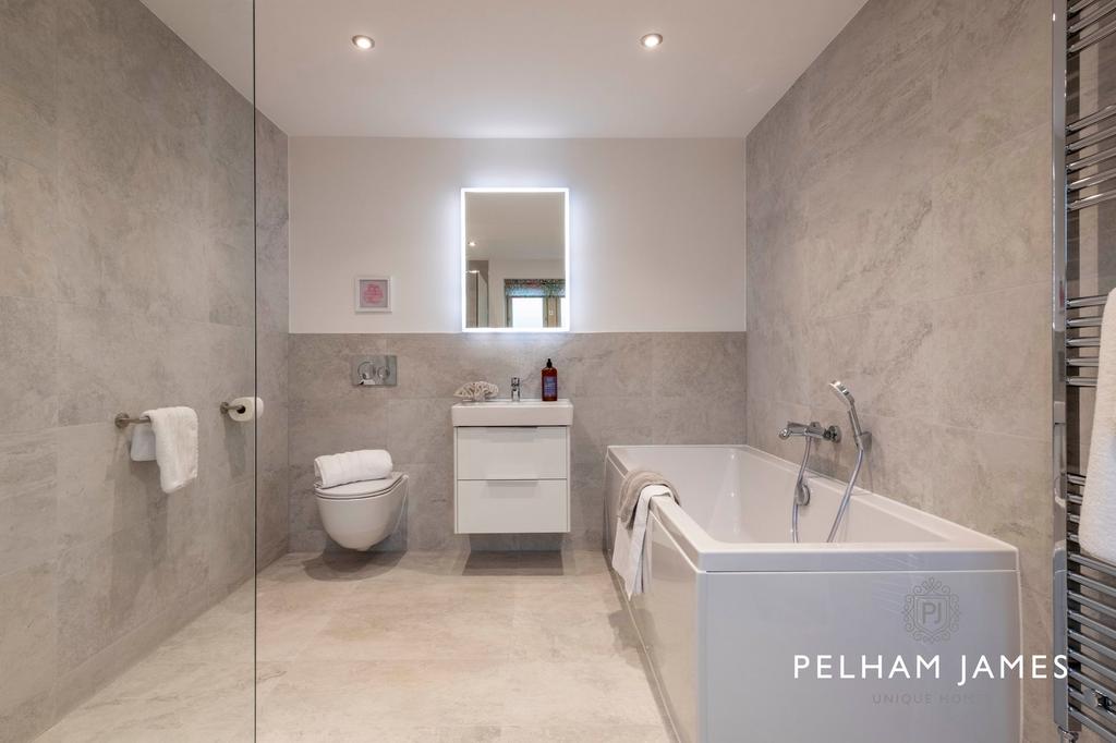 Family Bathroom,North Lodge Road, Old Dalby
