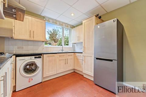 3 bedroom end of terrace house to rent, Watford Road, Harrow HA1