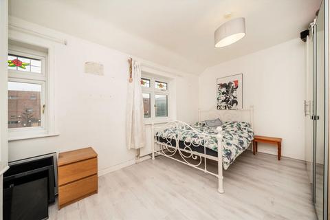 4 bedroom house for sale, Westway, London W12