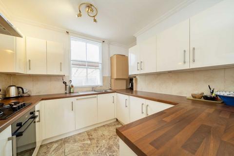 2 bedroom flat for sale, Shaftesbury Road, London N19