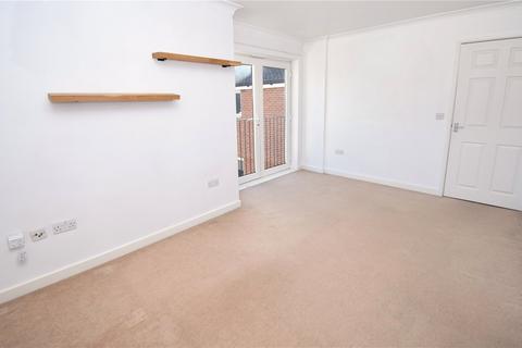 2 bedroom apartment to rent, St. James Road, Hampshire GU51
