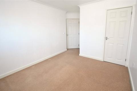 2 bedroom apartment to rent, St. James Road, Hampshire GU51