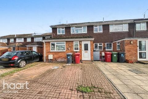 3 bedroom terraced house for sale, Boarlands Close, Slough