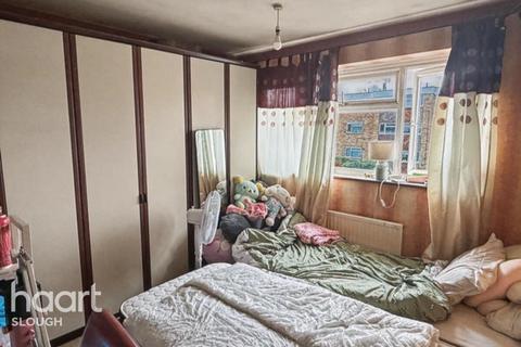 3 bedroom terraced house for sale, Boarlands Close, Slough