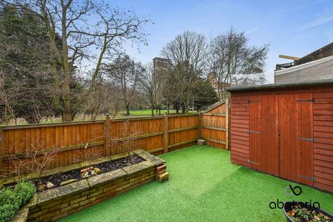 undefined, Rum Close, Wapping, E1W