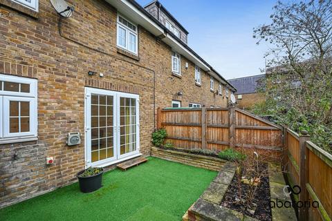 undefined, Rum Close, Wapping, E1W