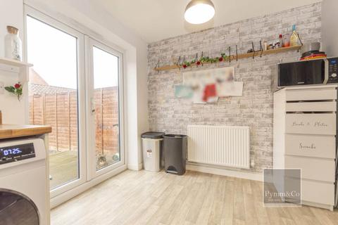 2 bedroom terraced house for sale, Weaver Crescent, Norwich NR9