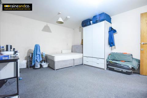 2 bedroom flat for sale, Clarkson Court, Hatfield
